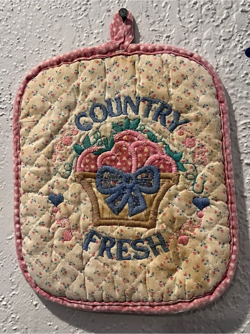 Vintage Country Fresh Strawberry Basket Quilted Potholder Cottage Farmhouse